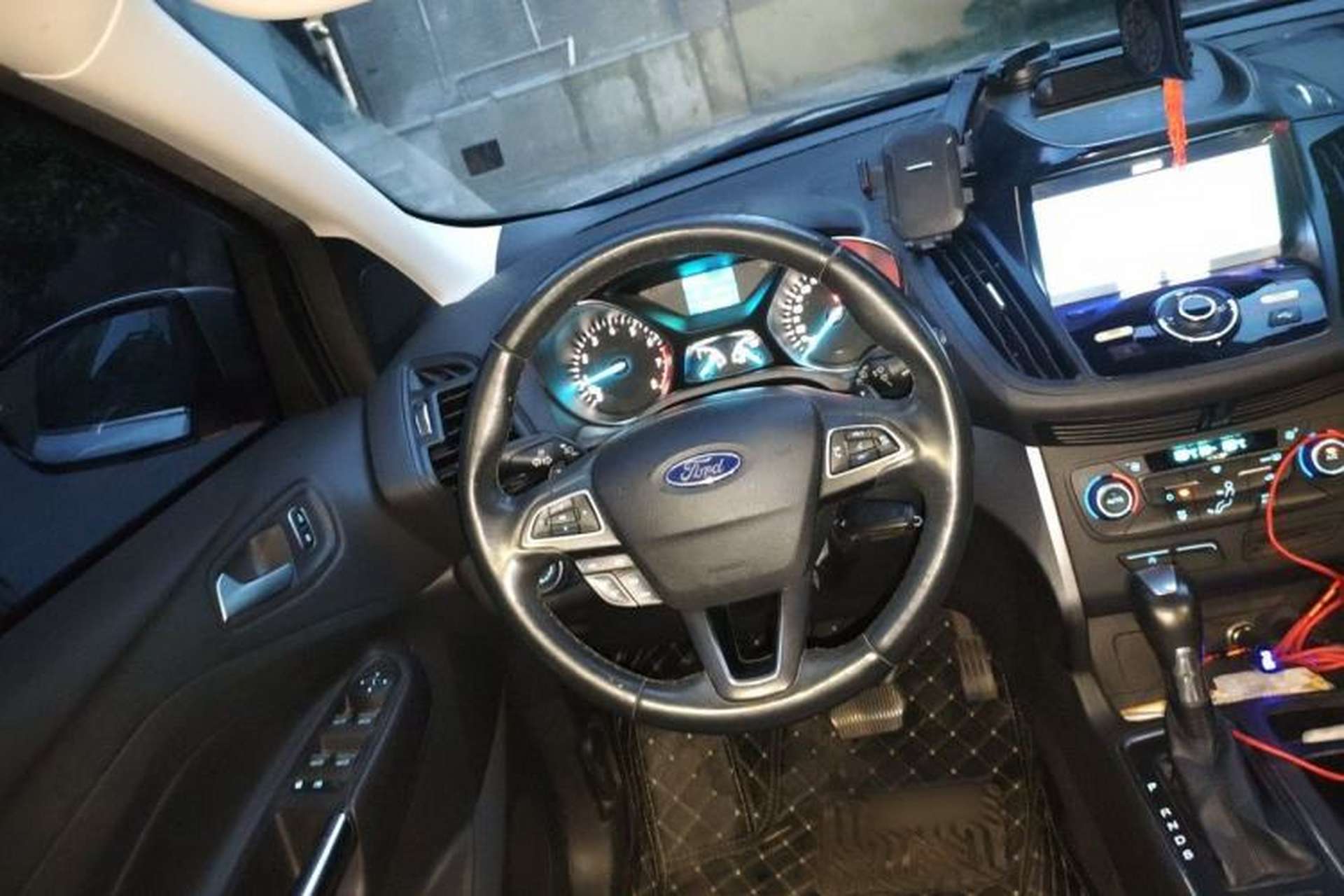 Used Ford Kuga 2017 EcoBoost 180 Two-Wheel-Drive Tiger Leap Model Steering Wheel