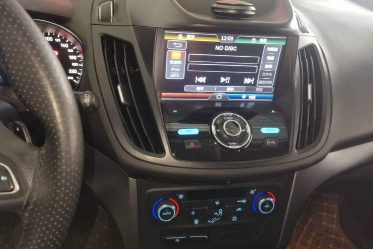 Used Ford Kuga 2017 EcoBoost 180 Two-Wheel-Drive Elite Trim Audio And AC Panel