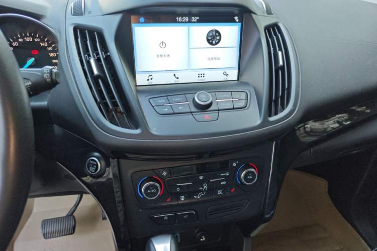 Used Ford Kuga 2017 EcoBoost 180 Two-Wheel-Drive Luxury Wing Edition Audio And AC Panel