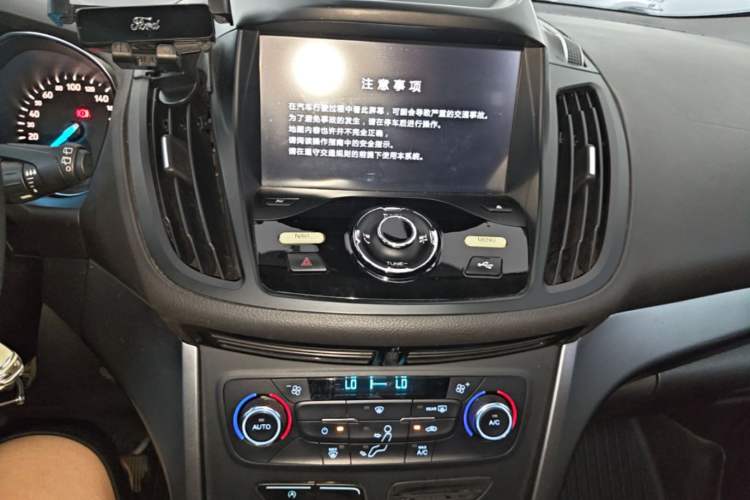 Used Ford Kuga 2017 EcoBoost 180 Two-Wheel-Drive Tiger Leap Model Audio And AC Panel