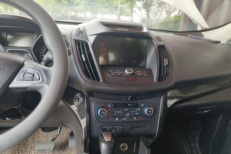 Used Ford Kuga 2017 EcoBoost 180 Two-Wheel-Drive Luxury Wing Edition Audio And AC Panel