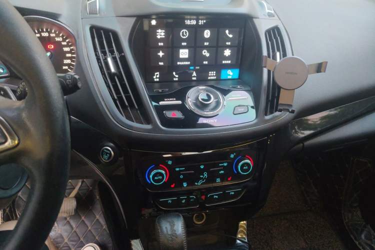 Used Ford Kuga 2017 EcoBoost 245 Four-Wheel Drive Titanium Edition Audio And AC Panel