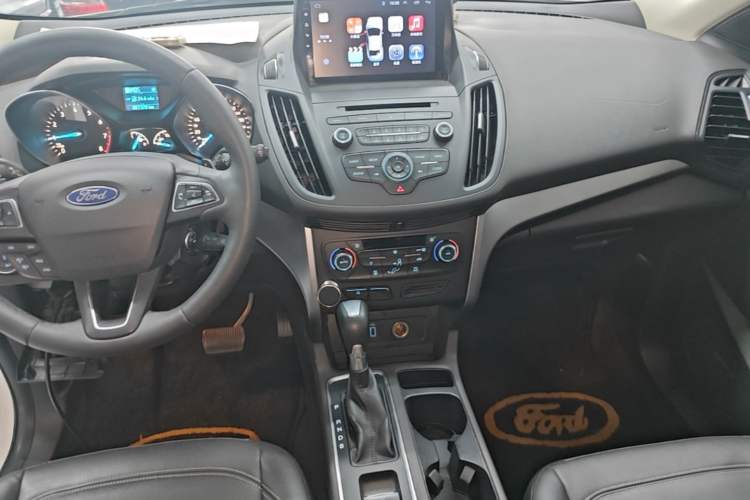 Used Ford Kuga 2017 EcoBoost 180 Two-Wheel-Drive Platinum Edition Audio And AC Panel