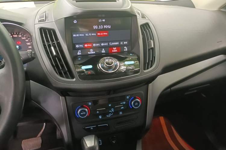 Used Ford Kuga 2017 EcoBoost 180 Two-Wheel-Drive Tiger Leap Model Audio And AC Panel