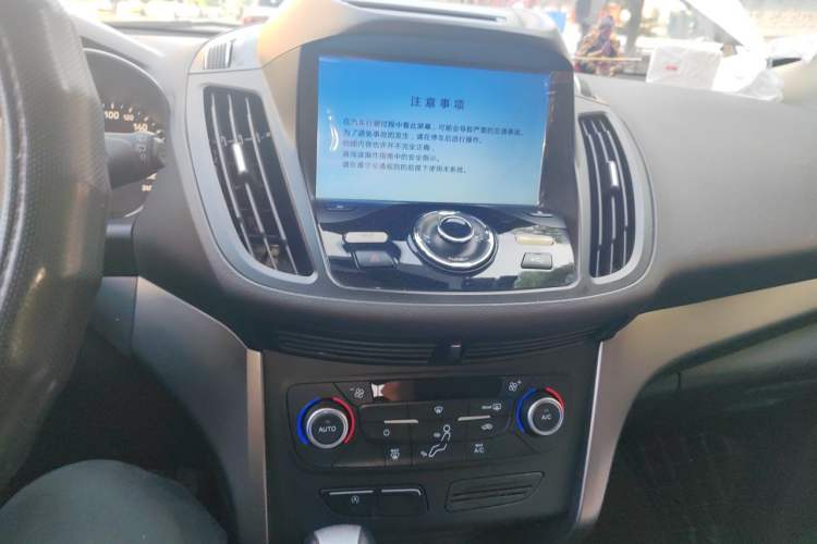 Used Ford Kuga 2017 EcoBoost 180 Two-Wheel-Drive Tiger Leap Model Audio And AC Panel