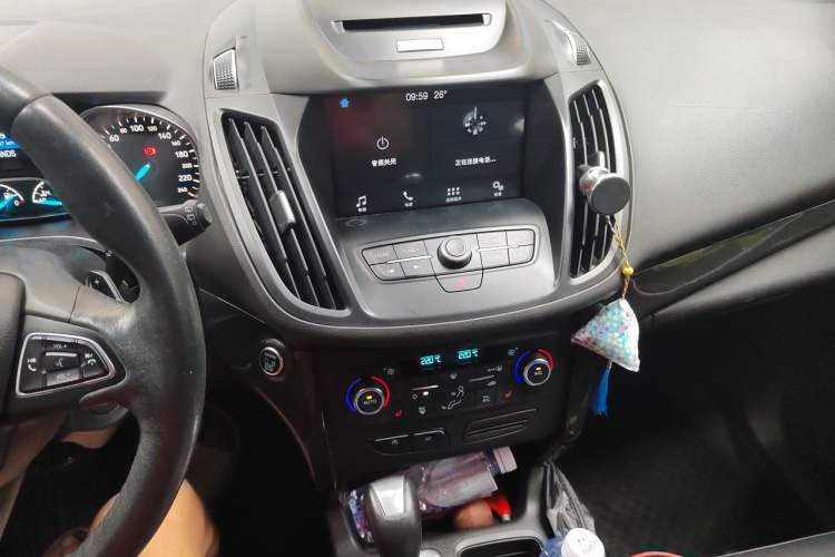 Used Ford Kuga 2017 EcoBoost 180 Two-Wheel-Drive Luxury Wing Edition Audio And AC Panel