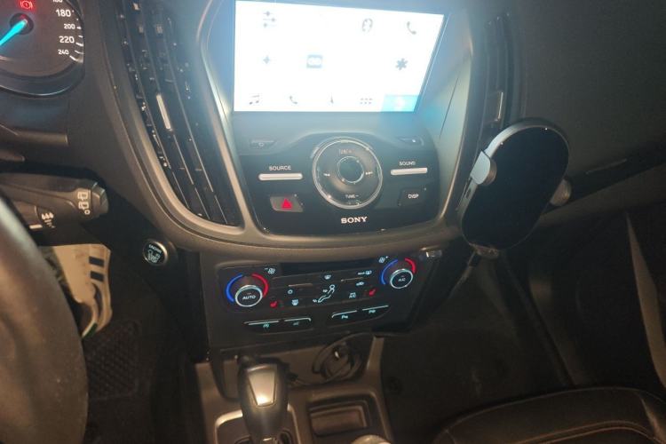 Used Ford Kuga 2017 EcoBoost 245 Four-Wheel-Drive Sport Model Audio And AC Panel