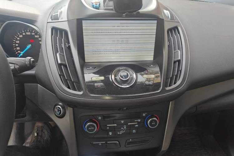 Used Ford Kuga 2017 EcoBoost 245 Four-Wheel Drive Platinum Edition Audio And AC Panel
