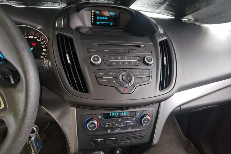 Used Ford Kuga 2017 EcoBoost 180 Two-Wheel-Drive Elite Trim Audio And AC Panel
