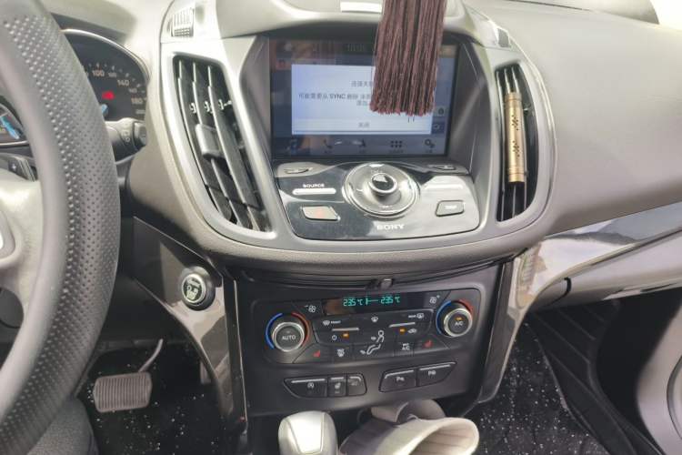 Used Ford Kuga 2017 EcoBoost 245 Four-Wheel Drive Titanium Edition Audio And AC Panel