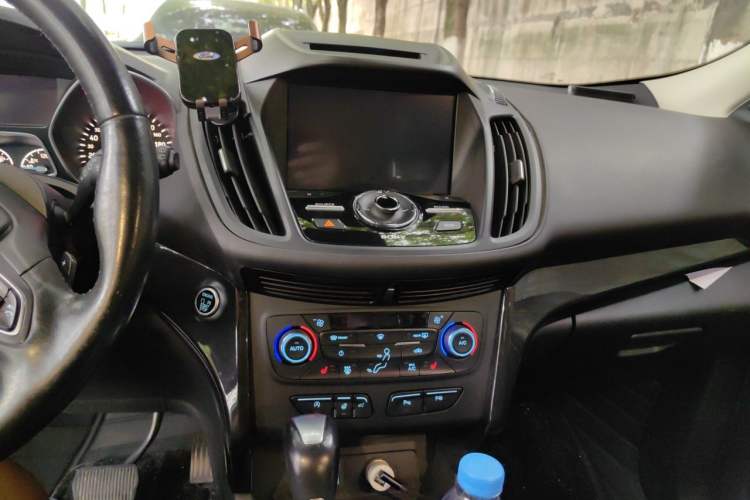 Used Ford Kuga 2017 EcoBoost 245 Four-Wheel Drive Titanium Edition Audio And AC Panel