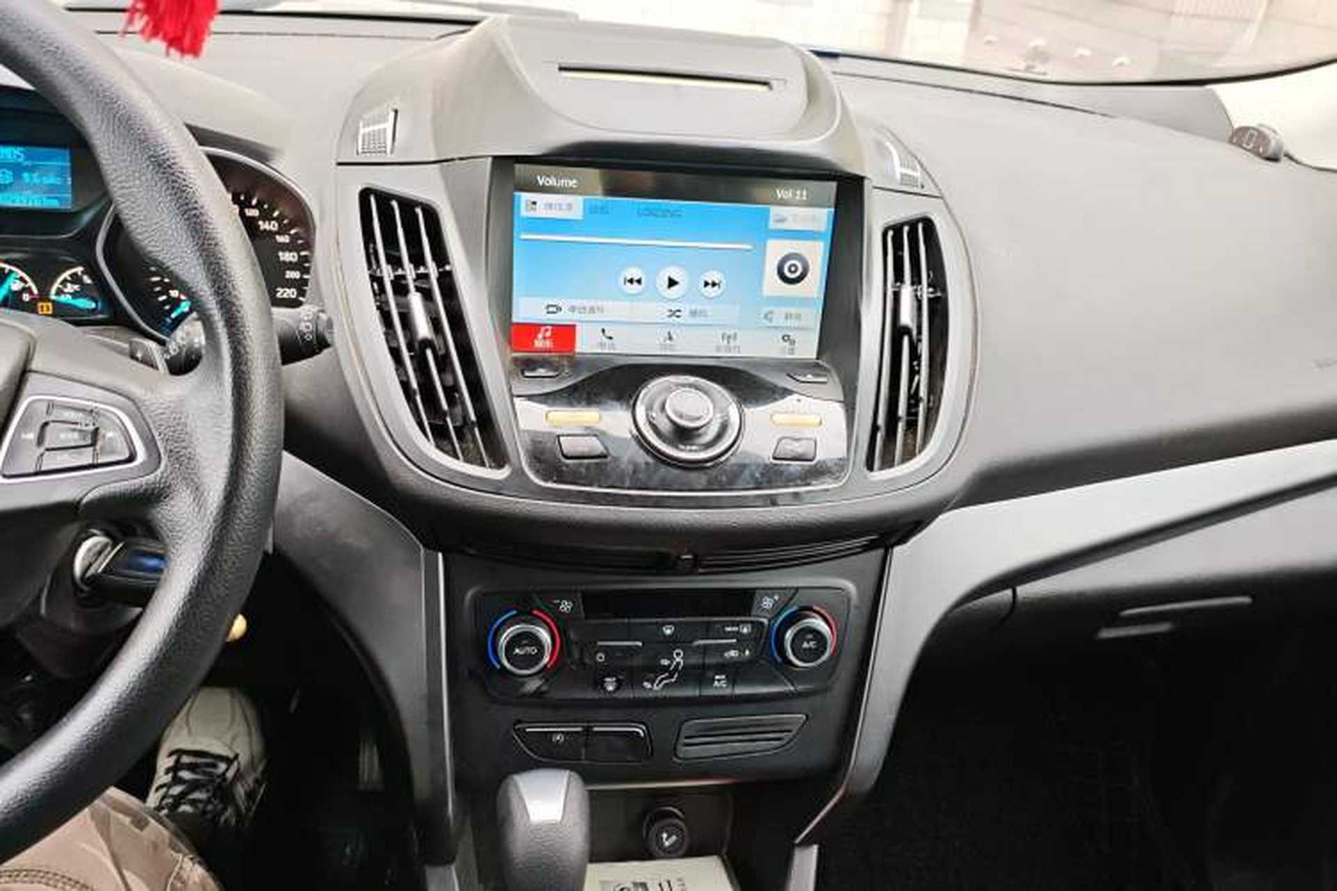 Used Ford Kuga 2017 EcoBoost 180 Two-Wheel-Drive Elite Trim Audio And AC Panel