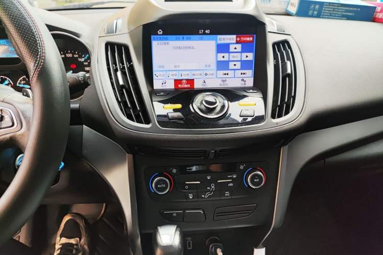 Used Ford Kuga 2017 EcoBoost 180 Two-Wheel-Drive Tiger Leap Model Audio And AC Panel