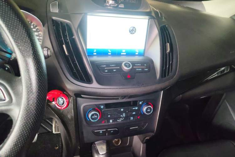 Used Ford Kuga 2017 EcoBoost 180 Two-Wheel-Drive Luxury Wing Edition Audio And AC Panel