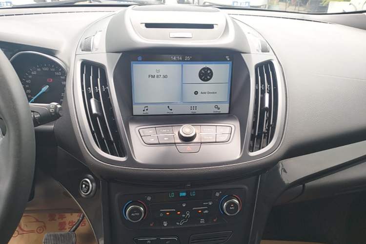 Used Ford Kuga 2017 EcoBoost 180 Four-Wheel Drive Luxury Wing Model Audio And AC Panel