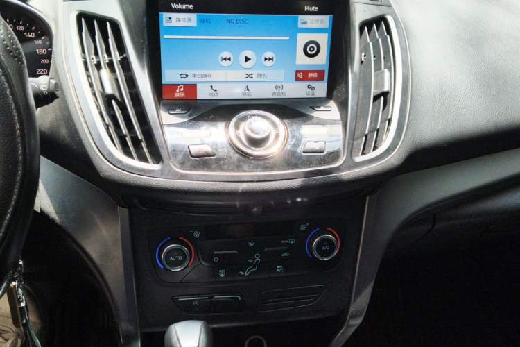 Used Ford Kuga 2017 EcoBoost 180 Two-Wheel-Drive Elite Trim Audio And AC Panel