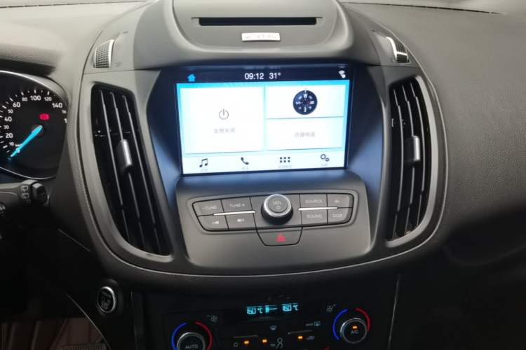 Used Ford Kuga 2017 EcoBoost 180 Four-Wheel Drive Luxury Wing Model Audio And AC Panel