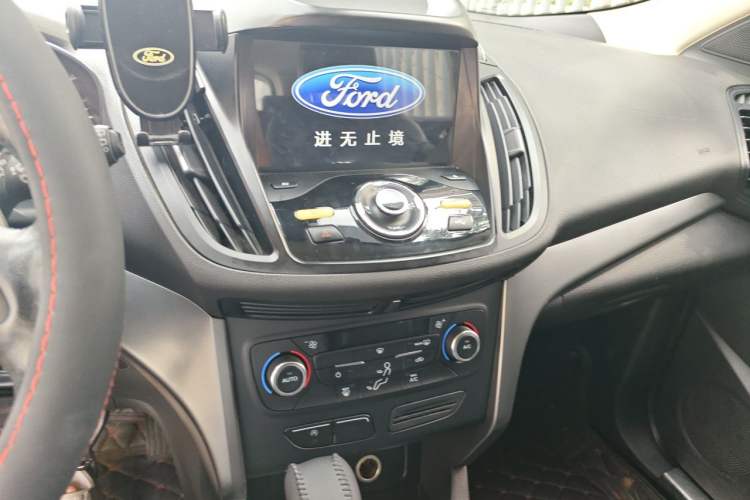 Used Ford Kuga 2017 EcoBoost 180 Two-Wheel-Drive Tiger Leap Model Audio And AC Panel