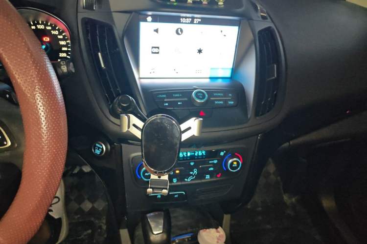 Used Ford Kuga 2017 EcoBoost 180 Two-Wheel-Drive Luxury Wing Edition Audio And AC Panel