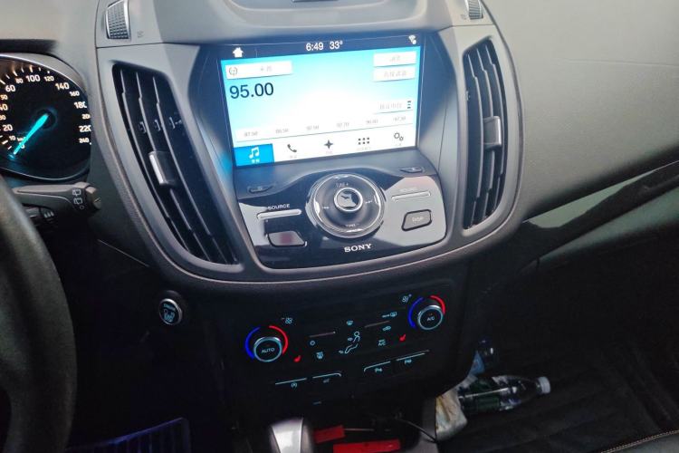 Used Ford Kuga 2017 EcoBoost 245 Four-Wheel-Drive Sport Model Audio And AC Panel