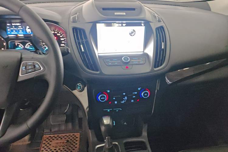 Used Ford Kuga 2017 EcoBoost 180 Two-Wheel-Drive Luxury Wing Edition Audio And AC Panel