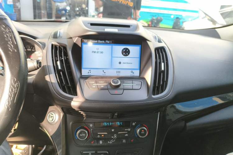 Used Ford Kuga 2017 EcoBoost 180 Two-Wheel-Drive Luxury Wing Edition Audio And AC Panel