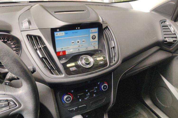 Used Ford Kuga 2017 EcoBoost 180 Two-Wheel-Drive Platinum Edition Audio And AC Panel