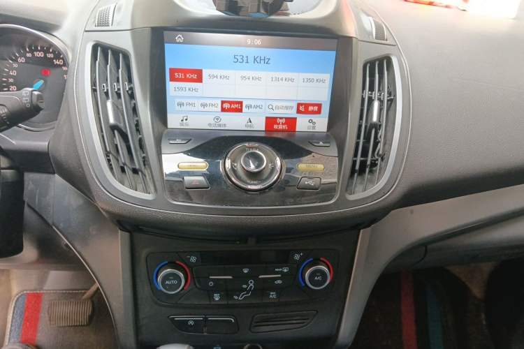 Used Ford Kuga 2017 EcoBoost 180 Two-Wheel-Drive Tiger Leap Model Audio And AC Panel