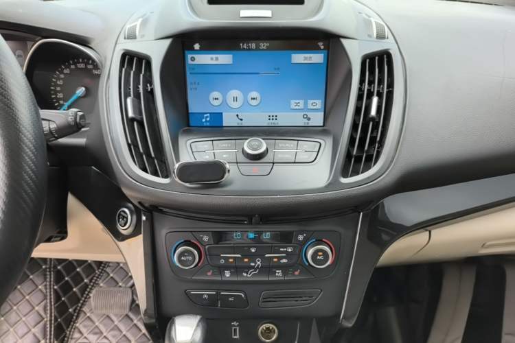 Used Ford Kuga 2017 EcoBoost 180 Four-Wheel Drive Luxury Wing Model Audio And AC Panel