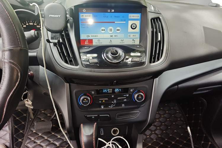 Used Ford Kuga 2017 EcoBoost 180 Two-Wheel-Drive Tiger Leap Model Audio And AC Panel