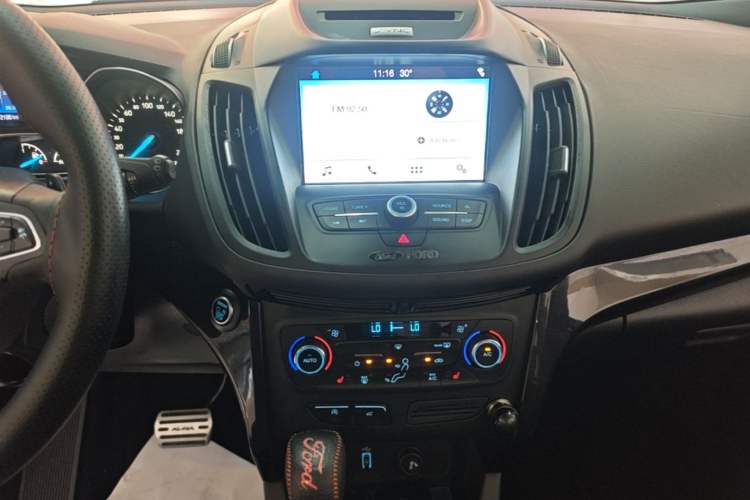 Used Ford Kuga 2017 EcoBoost 180 Two-Wheel-Drive Luxury Wing Edition Audio And AC Panel