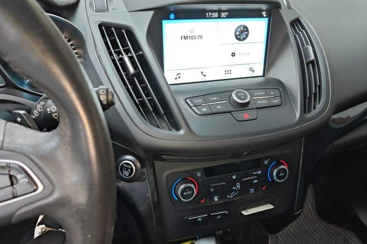 Used Ford Kuga 2017 EcoBoost 180 Two-Wheel-Drive Luxury Wing Edition Audio And AC Panel