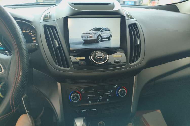 Used Ford Kuga 2017 EcoBoost 180 Two-Wheel-Drive Tiger Leap Model Audio And AC Panel