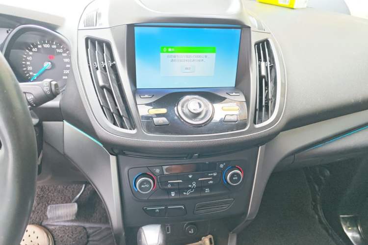 Used Ford Kuga 2017 EcoBoost 180 Two-Wheel-Drive Tiger Leap Model Audio And AC Panel