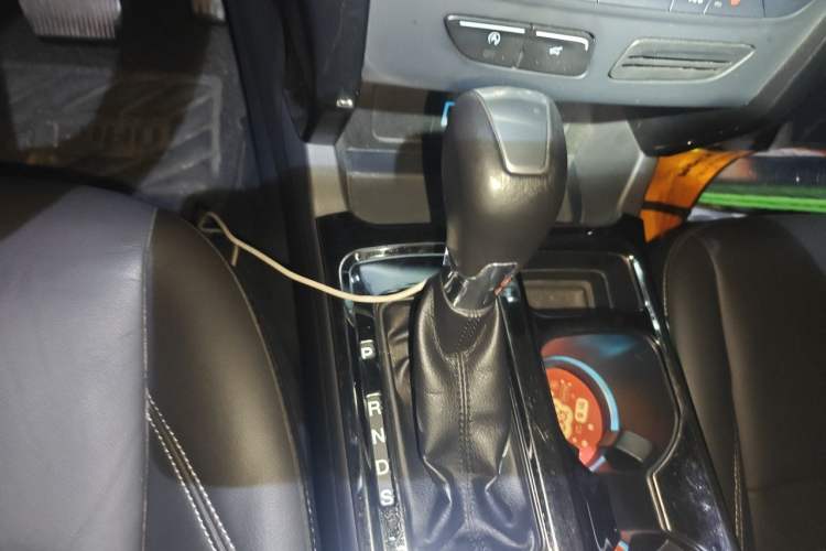 Used Ford Kuga 2017 EcoBoost 180 Two-Wheel-Drive Luxury Wing Edition Audio And AC Panel