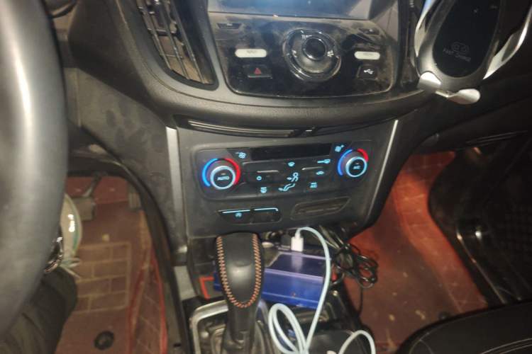 Used Ford Kuga 2017 EcoBoost 180 Two-Wheel-Drive Tiger Leap Model Audio And AC Panel
