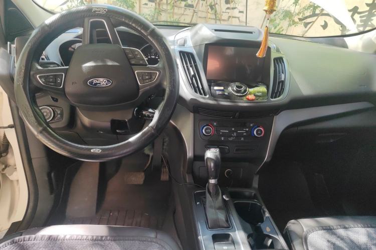 Used Ford Kuga 2017 EcoBoost 180 Two-Wheel-Drive Tiger Leap Model Center Console