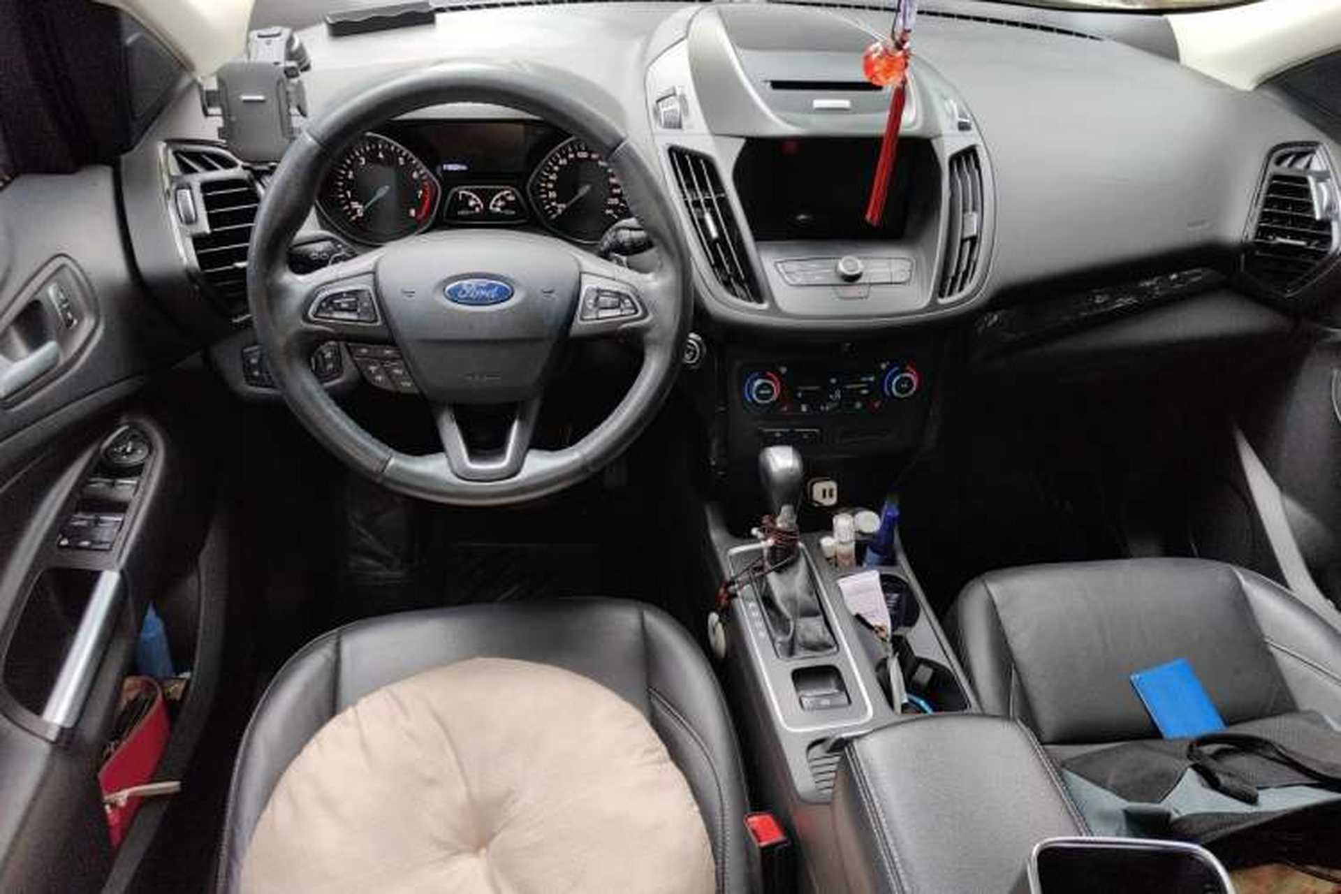 Used Ford Kuga 2017 EcoBoost 180 Two-Wheel-Drive Luxury Wing Edition Center Console
