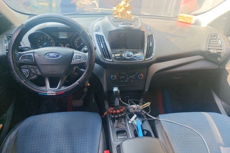 Used Ford Kuga 2017 EcoBoost 180 Two-Wheel-Drive Tiger Leap Model Center Console