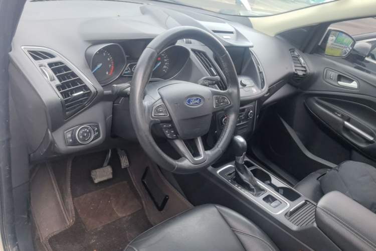Used Ford Kuga 2017 EcoBoost 180 Two-Wheel-Drive Luxury Wing Edition Center Console