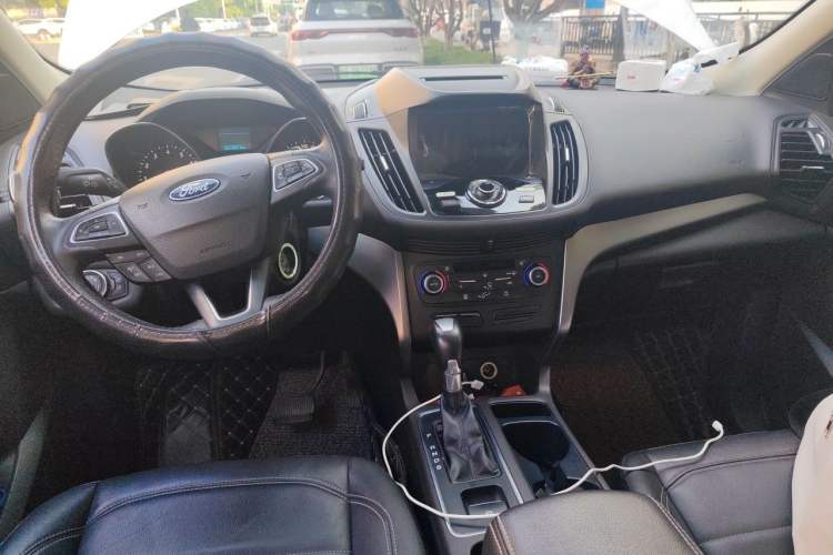 Used Ford Kuga 2017 EcoBoost 180 Two-Wheel-Drive Tiger Leap Model Center Console