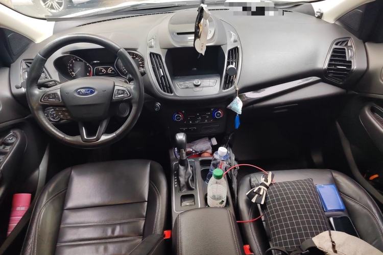 Used Ford Kuga 2017 EcoBoost 180 Two-Wheel-Drive Luxury Wing Edition Center Console