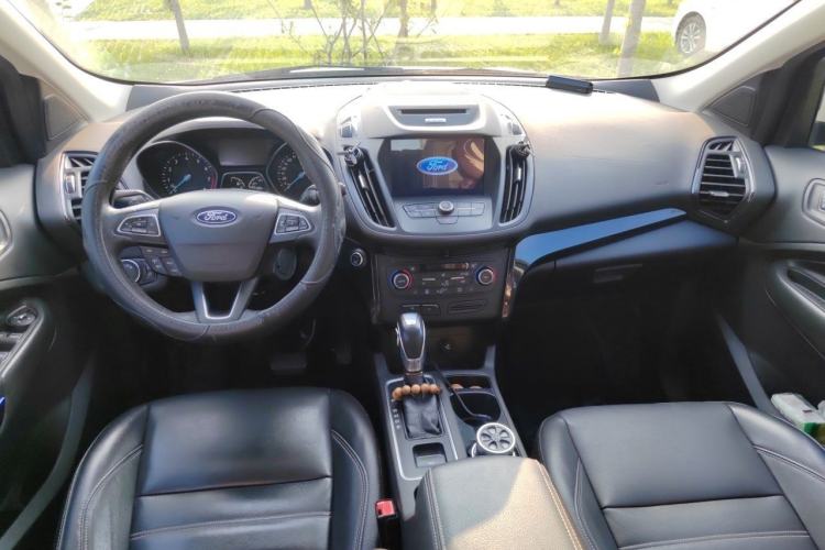 Used Ford Kuga 2017 EcoBoost 180 Two-Wheel-Drive Luxury Wing Edition Center Console