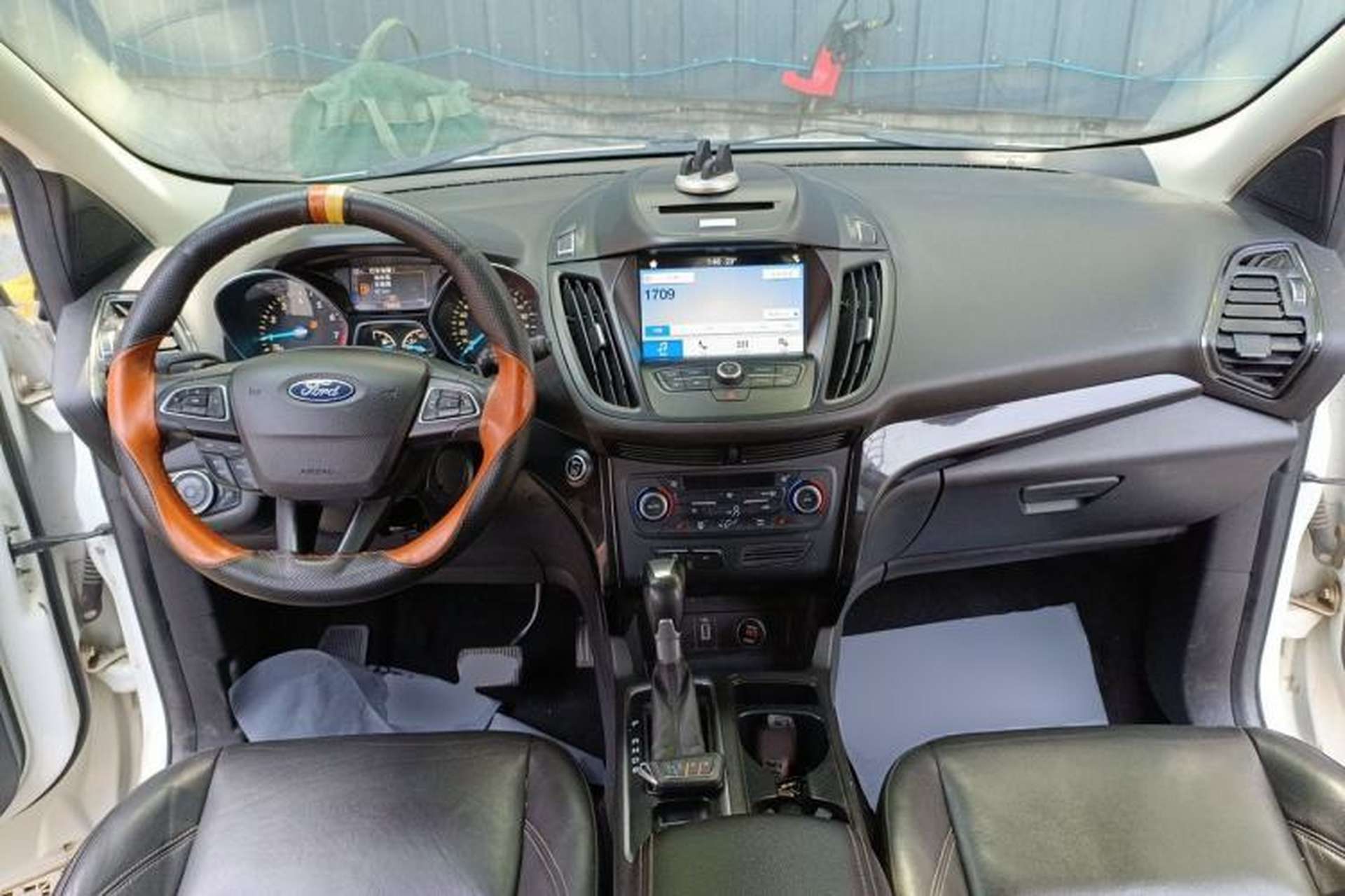 Used Ford Kuga 2017 EcoBoost 180 Four-Wheel Drive Luxury Wing Model Center Console