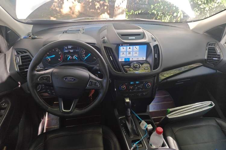 Used Ford Kuga 2017 EcoBoost 245 Four-Wheel-Drive Sport Model Center Console