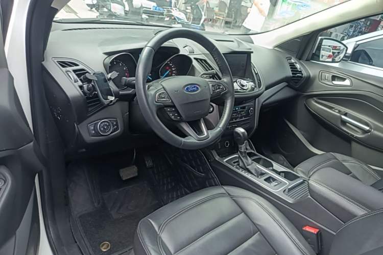 Used Ford Kuga 2017 EcoBoost 245 Four-Wheel Drive Platinum Edition Center Console