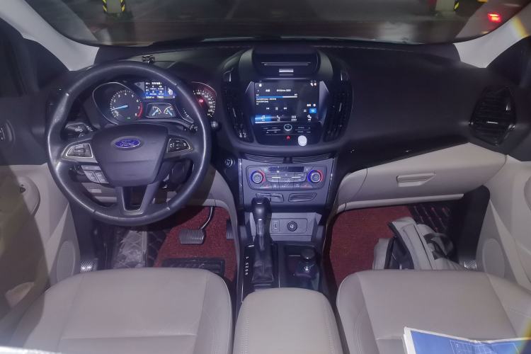 Used Ford Kuga 2017 EcoBoost 180 Two-Wheel-Drive Luxury Wing Edition Center Console