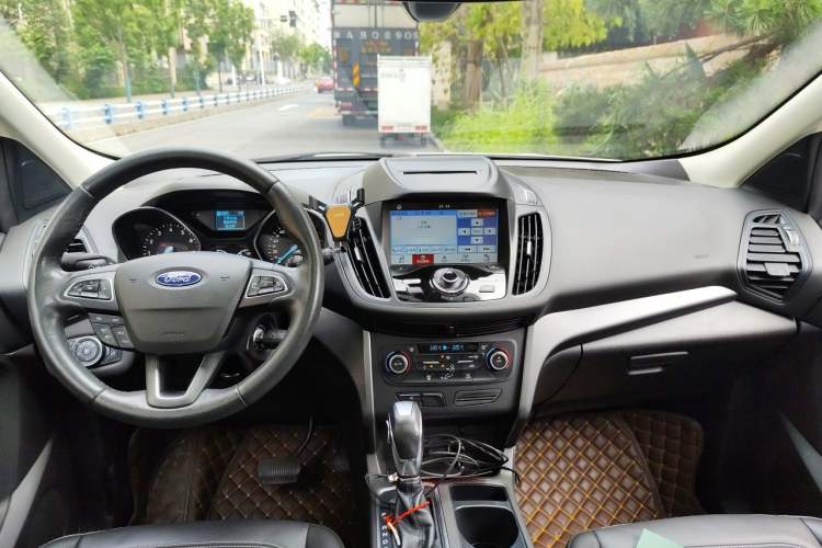 Used Ford Kuga 2017 EcoBoost 180 Two-Wheel-Drive Tiger Leap Model Center Console