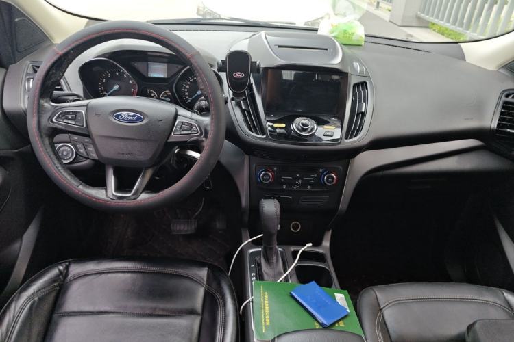 Used Ford Kuga 2017 EcoBoost 180 Two-Wheel-Drive Tiger Leap Model Center Console