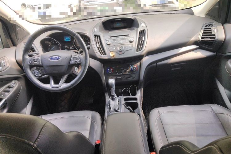 Used Ford Kuga 2017 EcoBoost 180 Two-Wheel-Drive Platinum Edition Center Console